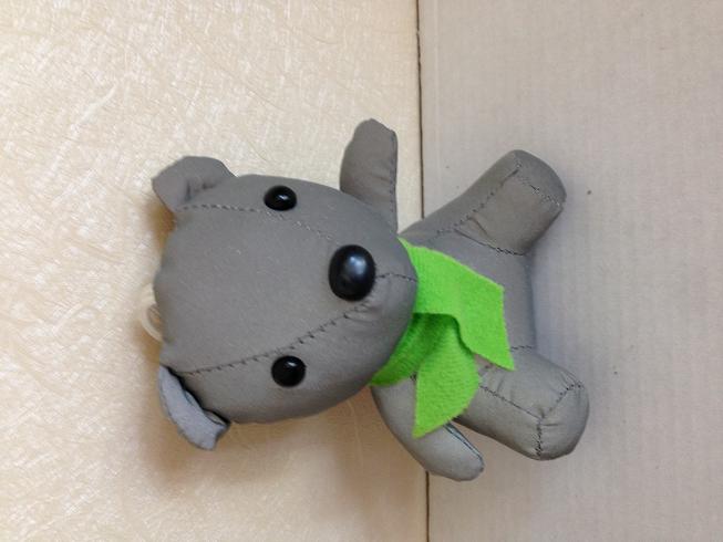 REFELCTIVE FABRIC ANIMAL KEYCHAIN